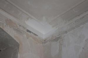 Putz und Stuck ergänzt